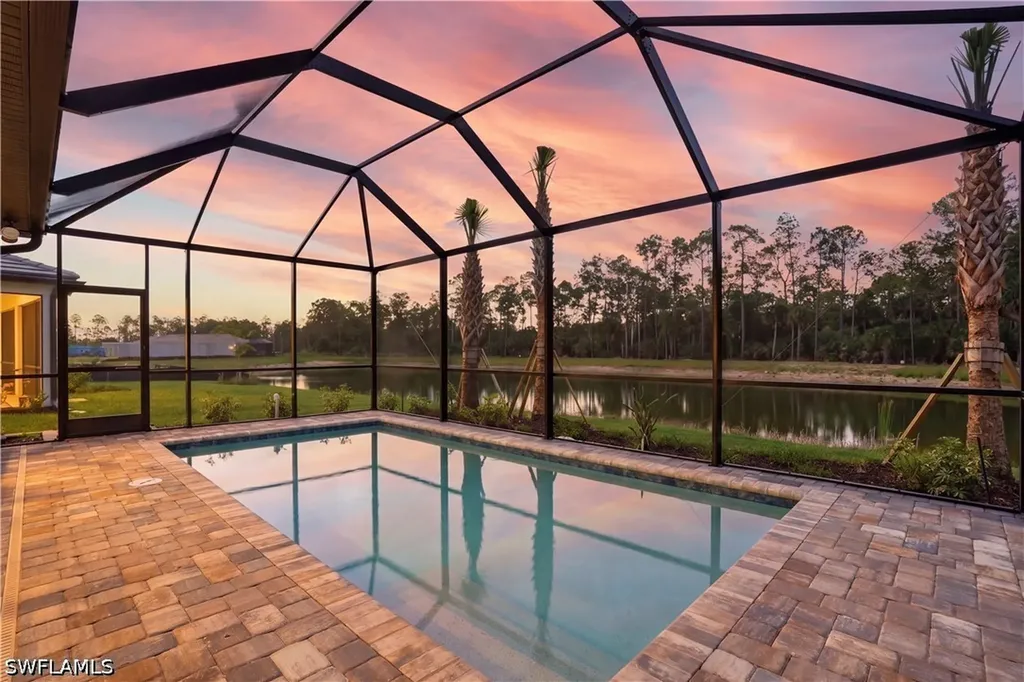 2139 Freemont Way Naples FL 34120