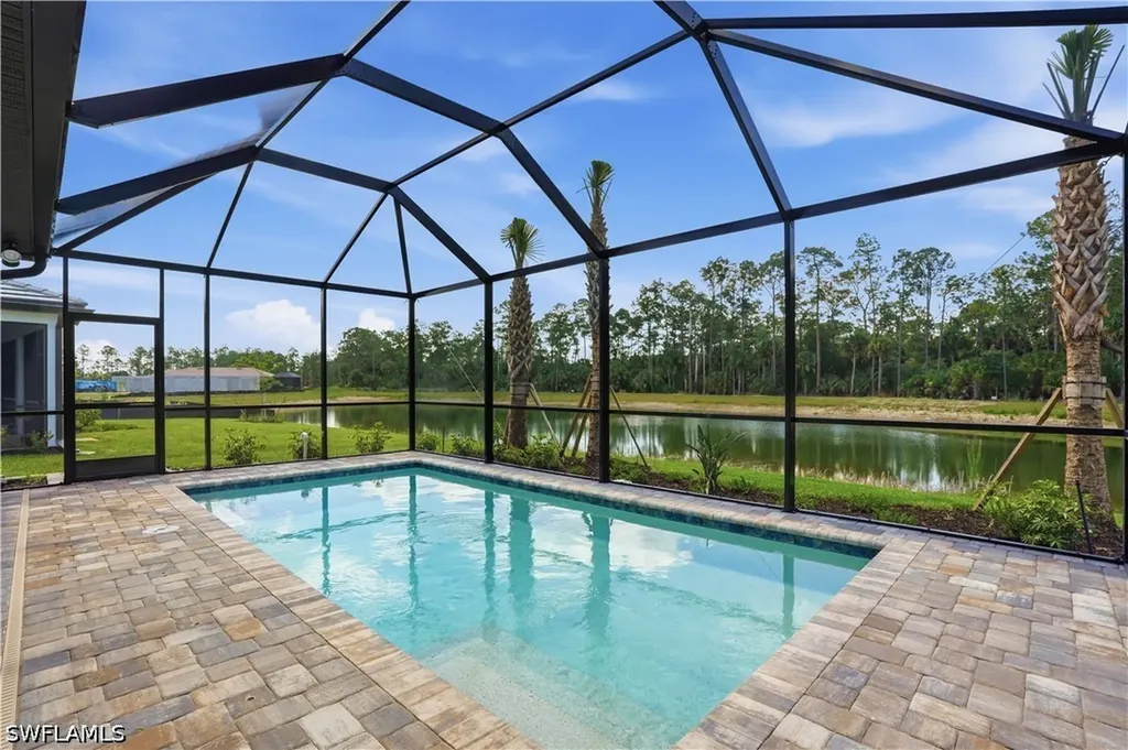 2139 Freemont Way Naples FL 34120