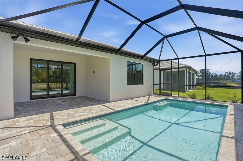 2139 Freemont Way Naples FL 34120