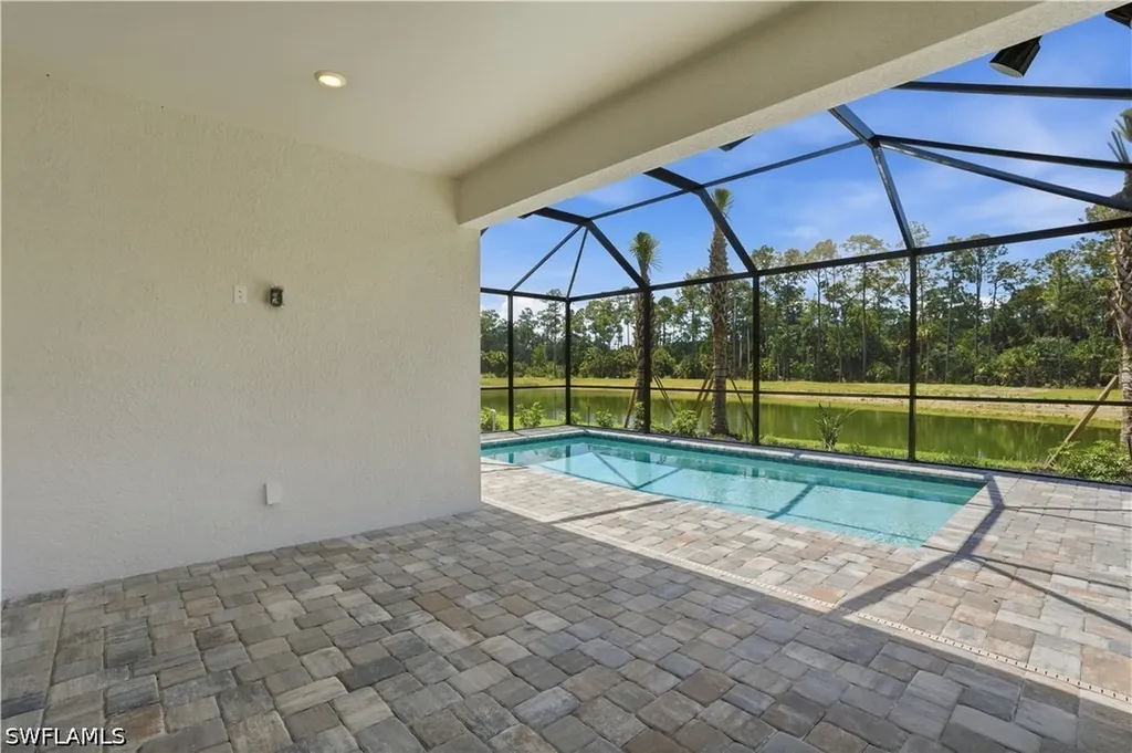 2139 Freemont Way Naples FL 34120