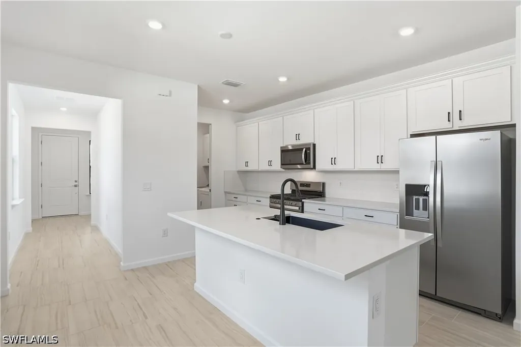 2139 Freemont Way Naples FL 34120