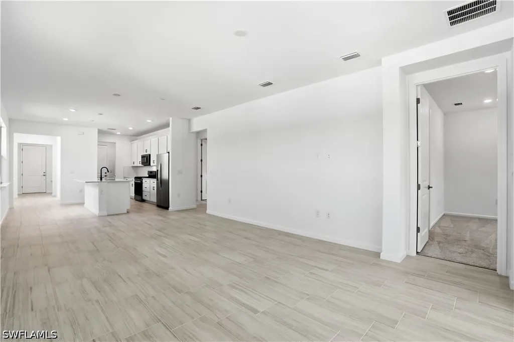 2139 Freemont Way Naples FL 34120