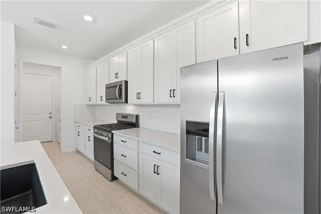 2139 Freemont Way Naples FL 34120