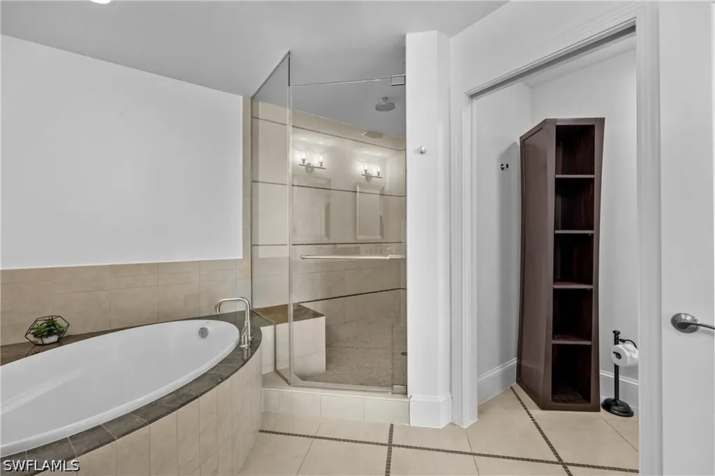 9115 Strada Place Naples FL 34108