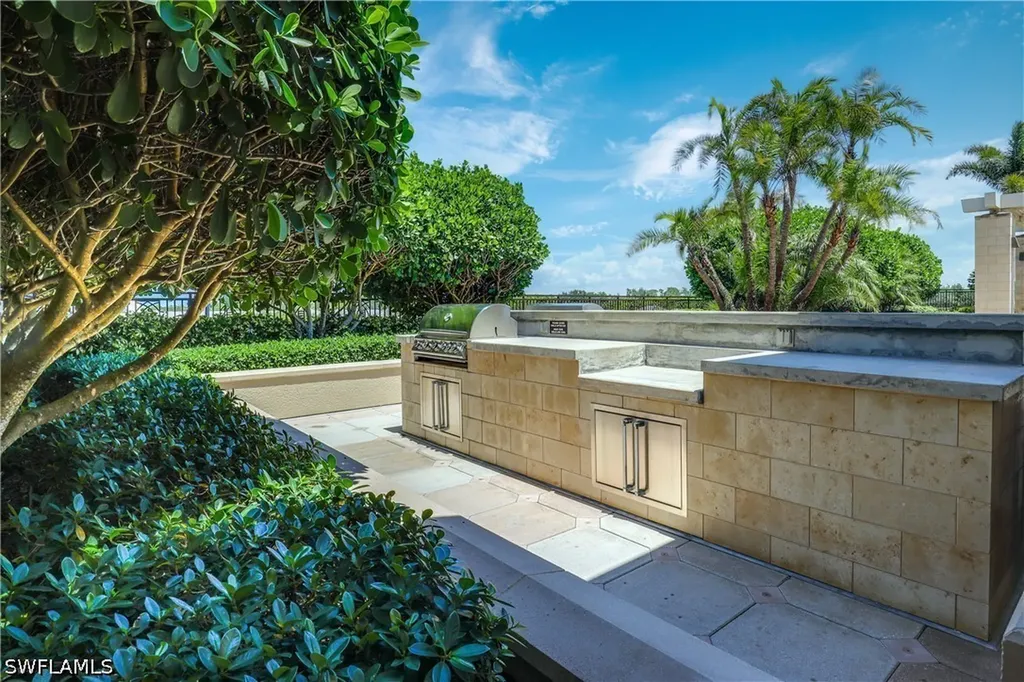 9115 Strada Place Naples FL 34108