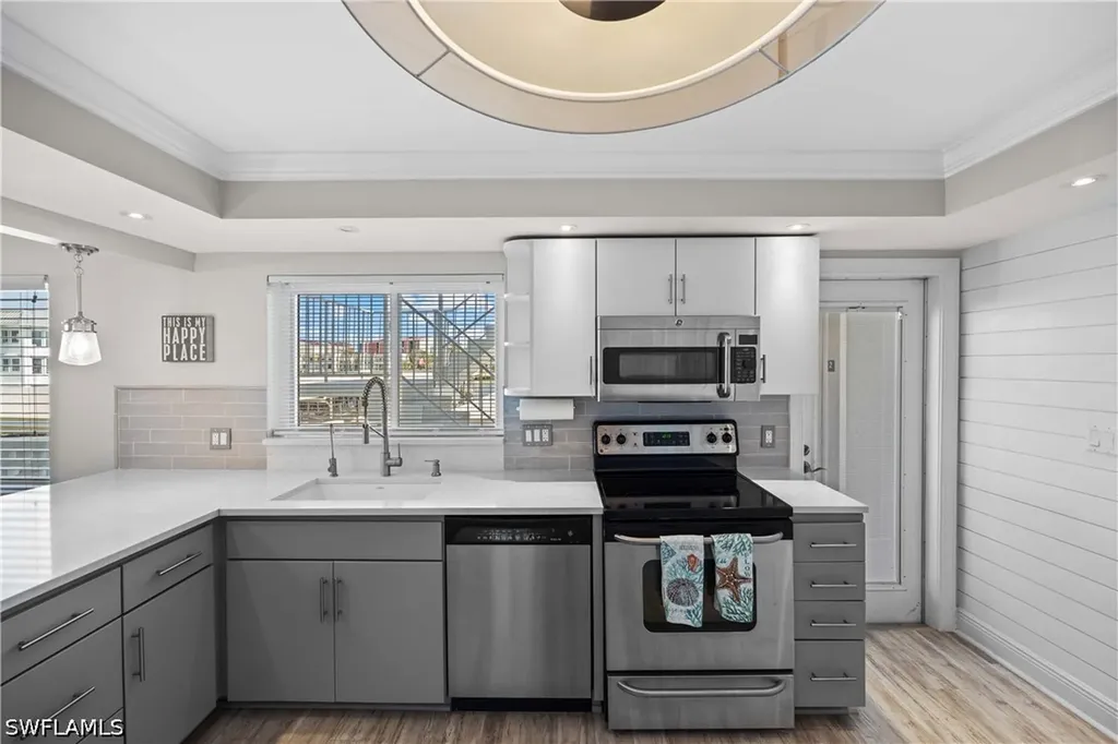 1100 8th Avenue S Naples FL 34102