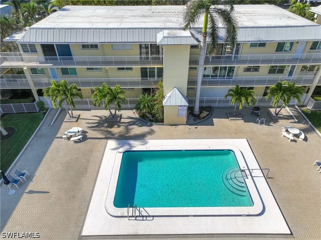 1100 8th Avenue S Naples FL 34102