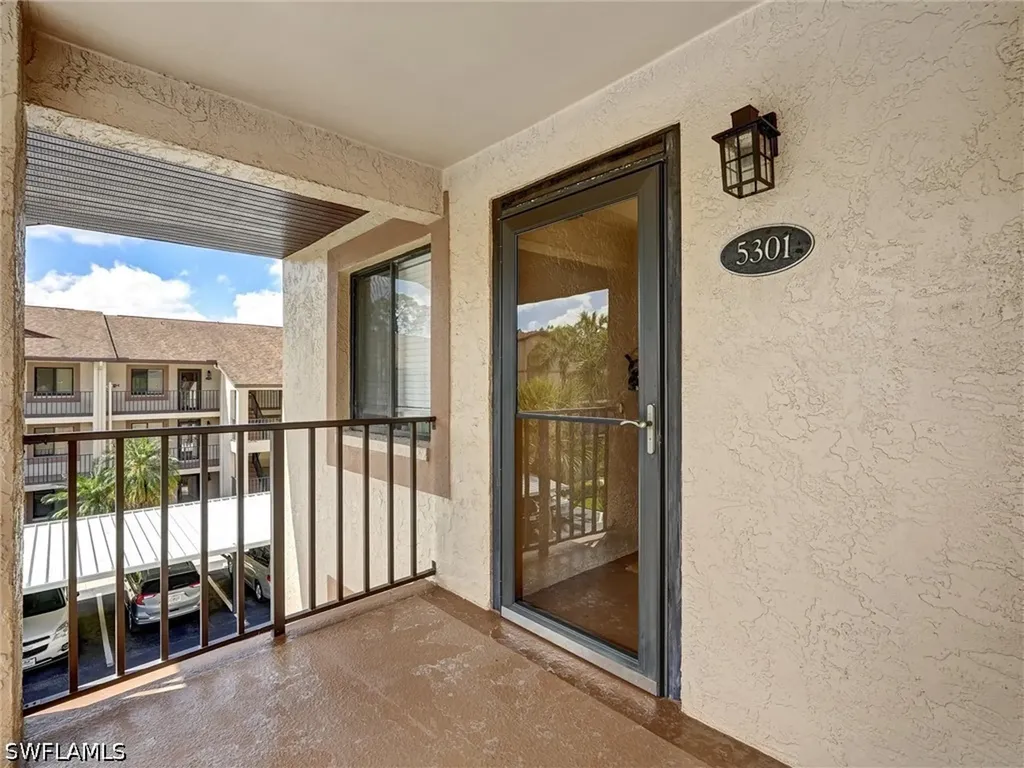 7300 Saint Ives Way Naples FL 34104