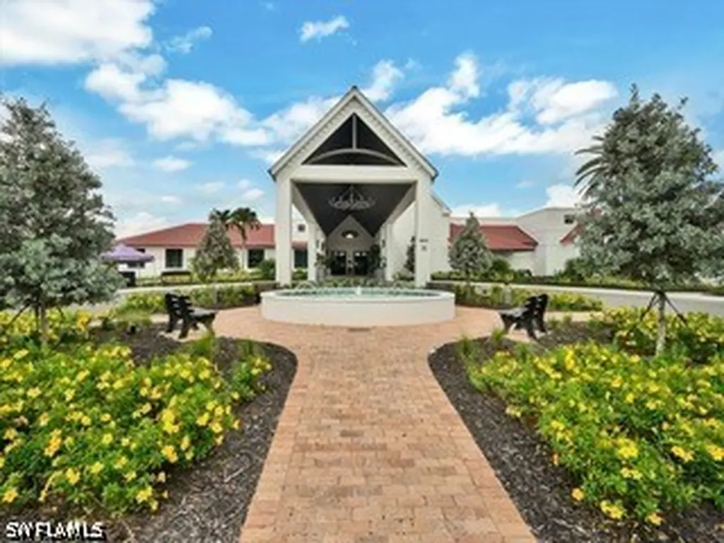 7300 Saint Ives Way Naples FL 34104