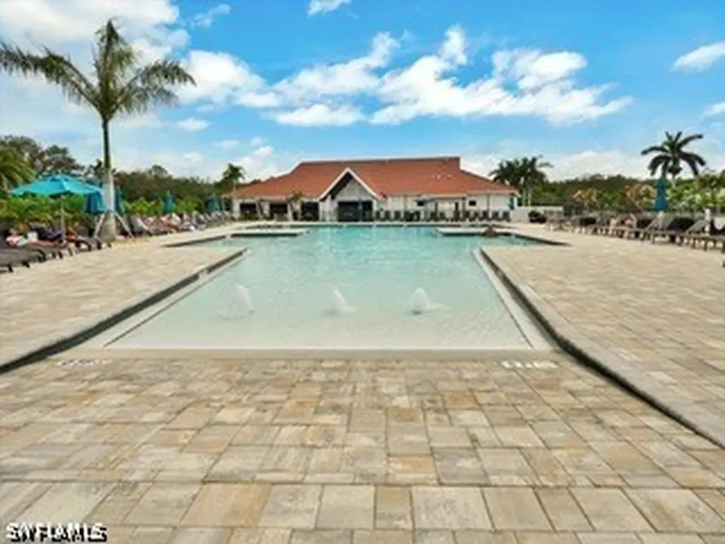 7300 Saint Ives Way Naples FL 34104