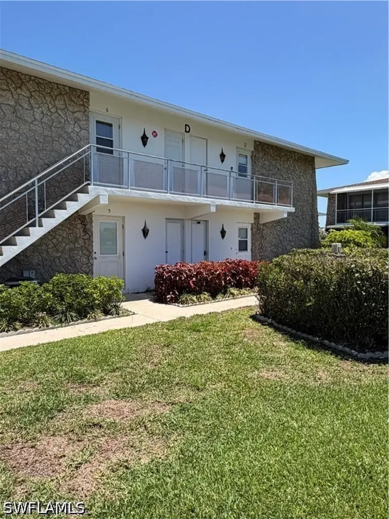 330 Kon Tiki Drive Naples FL 34113