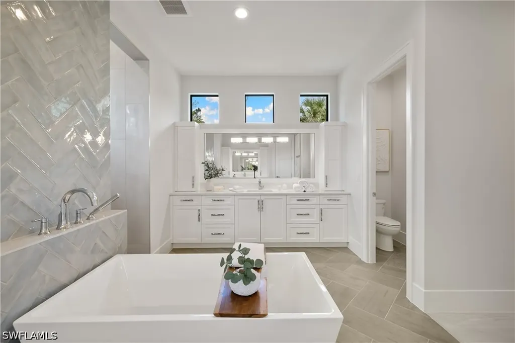 4751 1st Avenue SW Naples FL 34119