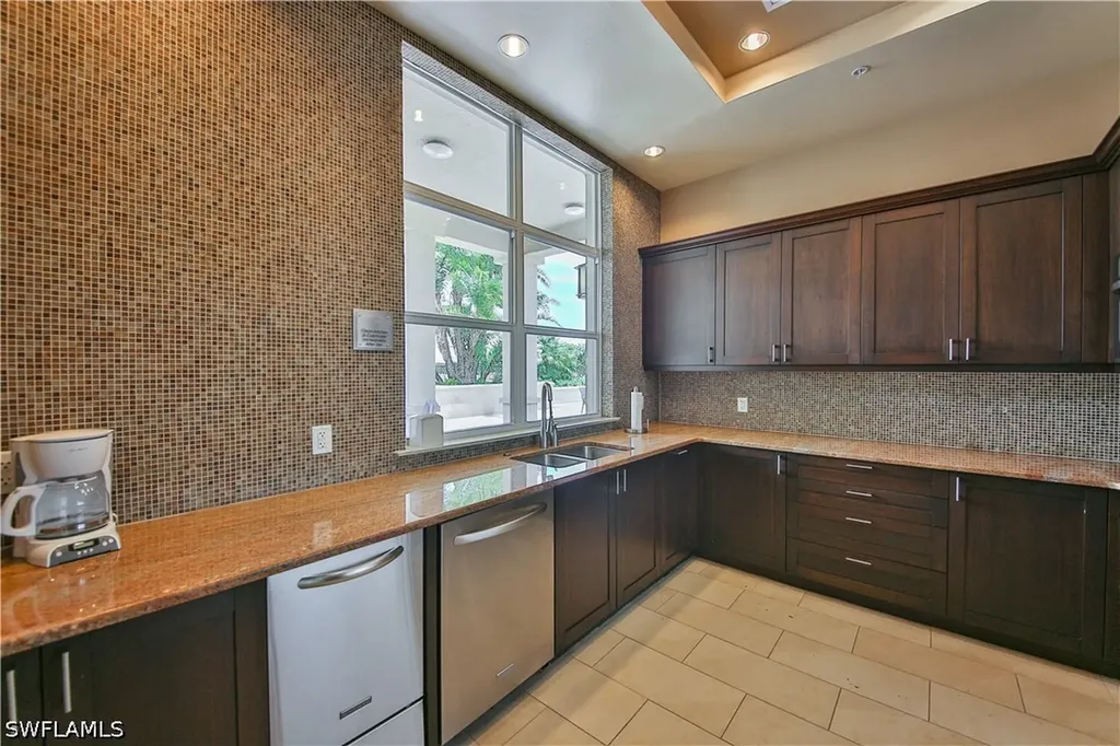 9115 Strada Place Naples FL 34108