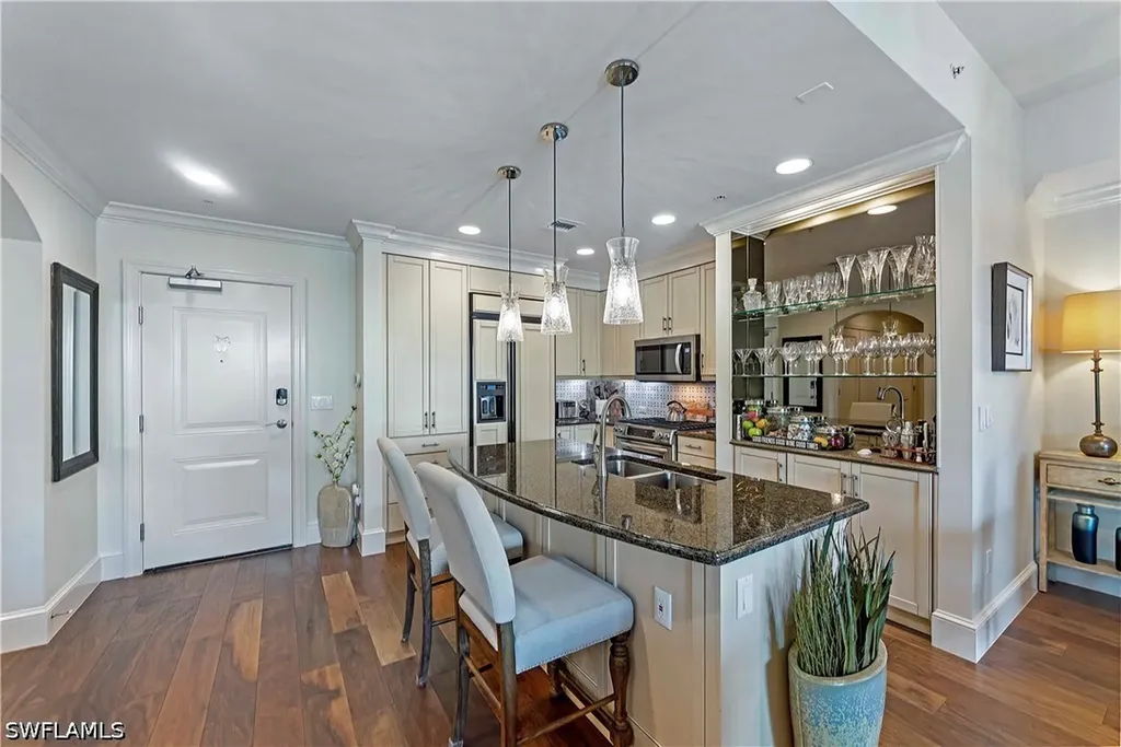 9115 Strada Place Naples FL 34108