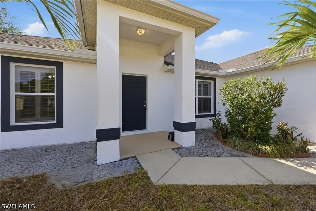 1082 Ridgeway Drive North Fort Myers FL 33903