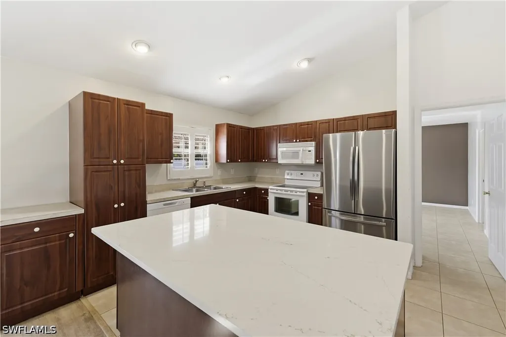 1082 Ridgeway Drive North Fort Myers FL 33903