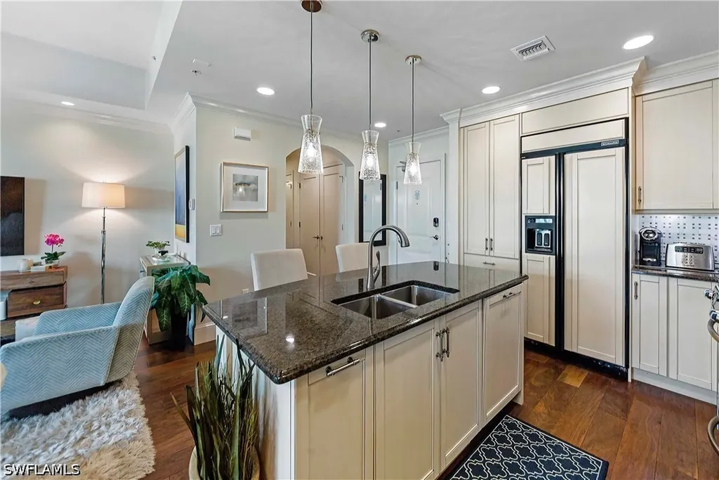 9115 Strada Place Naples FL 34108