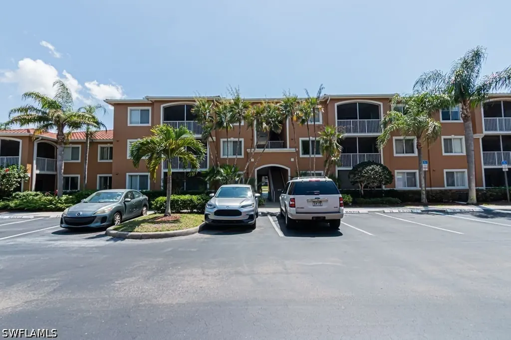 1810 Florida Club Circle Naples FL 34112