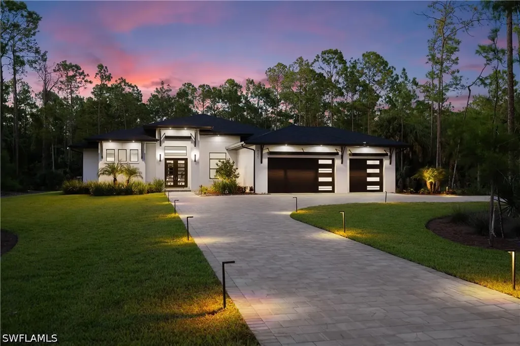 4221 7th Avenue NW Naples FL 34119