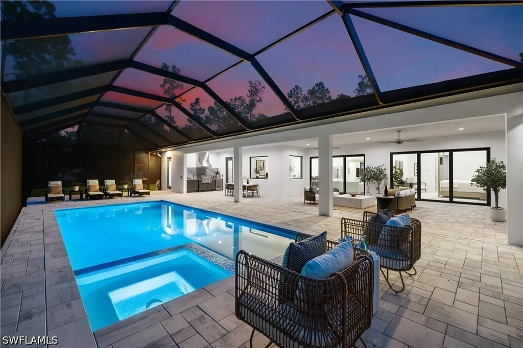 4221 7th Avenue NW Naples FL 34119