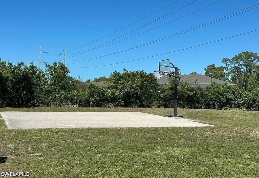 1315 Henley Street Naples FL 34105