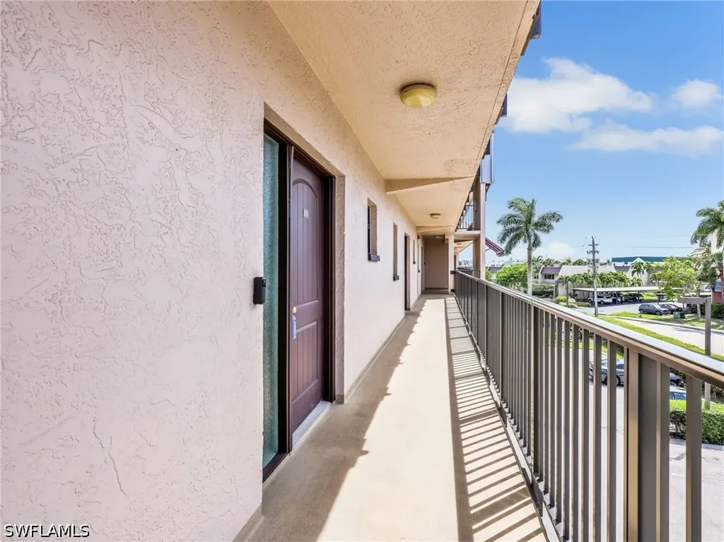 801 River Point Drive Naples FL 34102