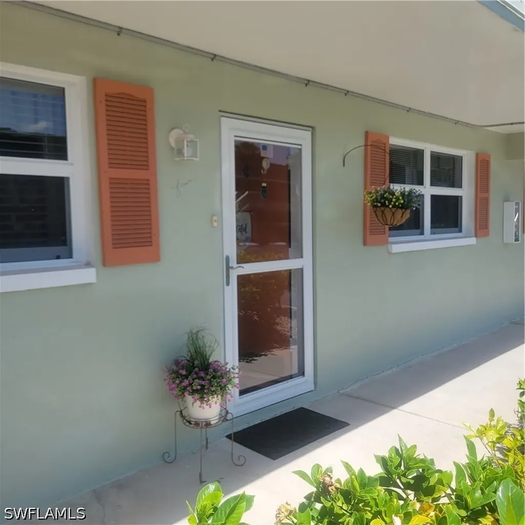 200 Valley Stream Drive Naples FL 34113