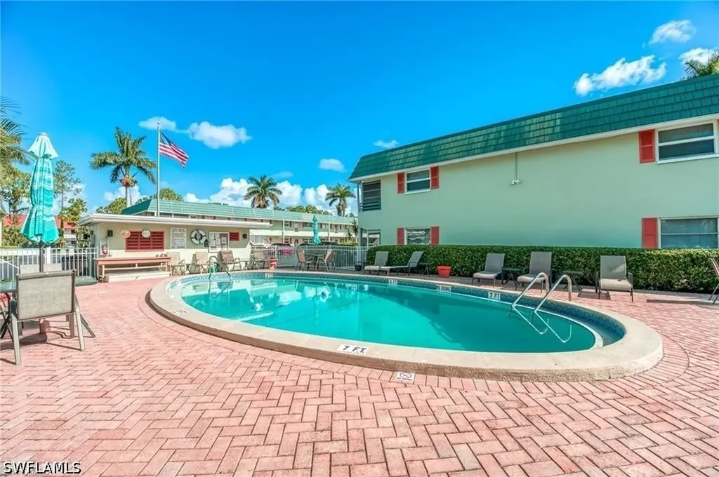 200 Valley Stream Drive Naples FL 34113