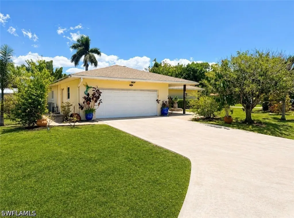 688 W Valley Drive Bonita Springs FL 34134