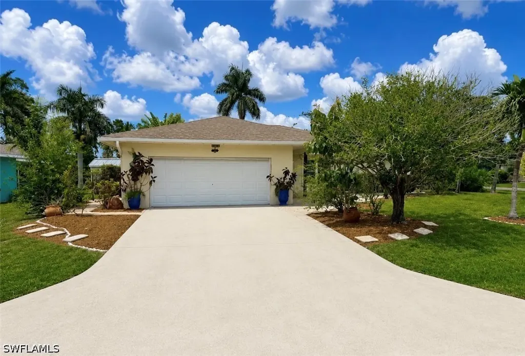 688 W Valley Drive Bonita Springs FL 34134