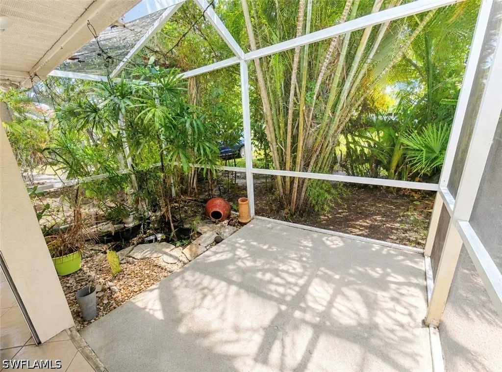 688 W Valley Drive Bonita Springs FL 34134
