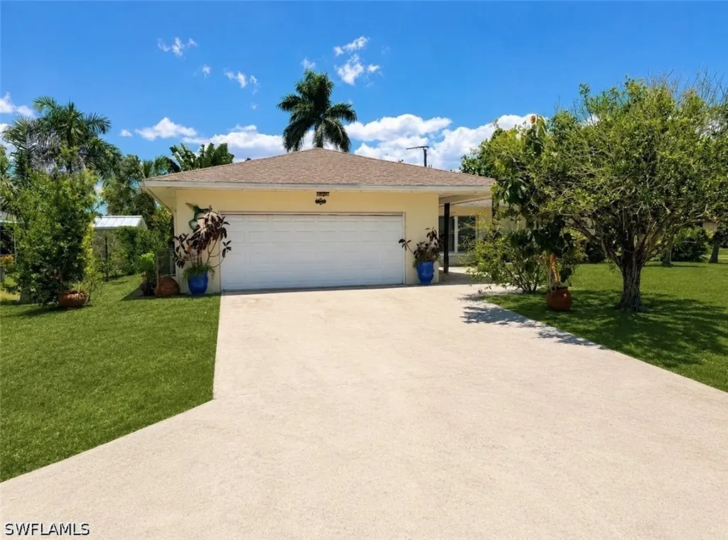 688 W Valley Drive Bonita Springs FL 34134
