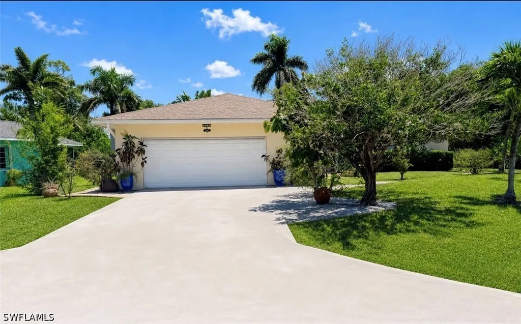 688 W Valley Drive Bonita Springs FL 34134