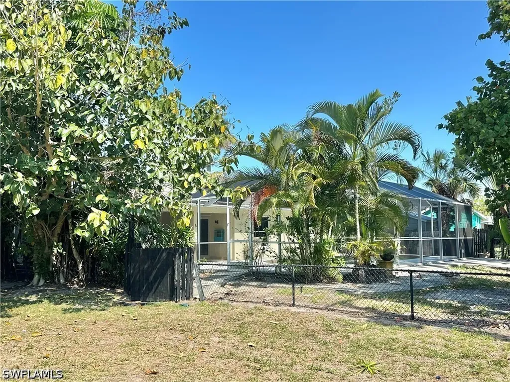 688 W Valley Drive Bonita Springs FL 34134