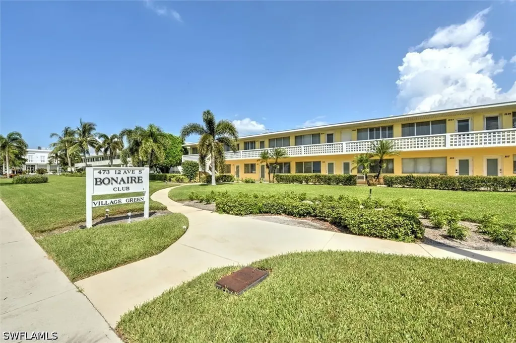 473 12th Avenue S Naples FL 34102