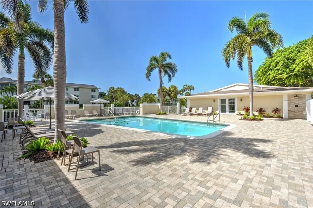 473 12th Avenue S Naples FL 34102