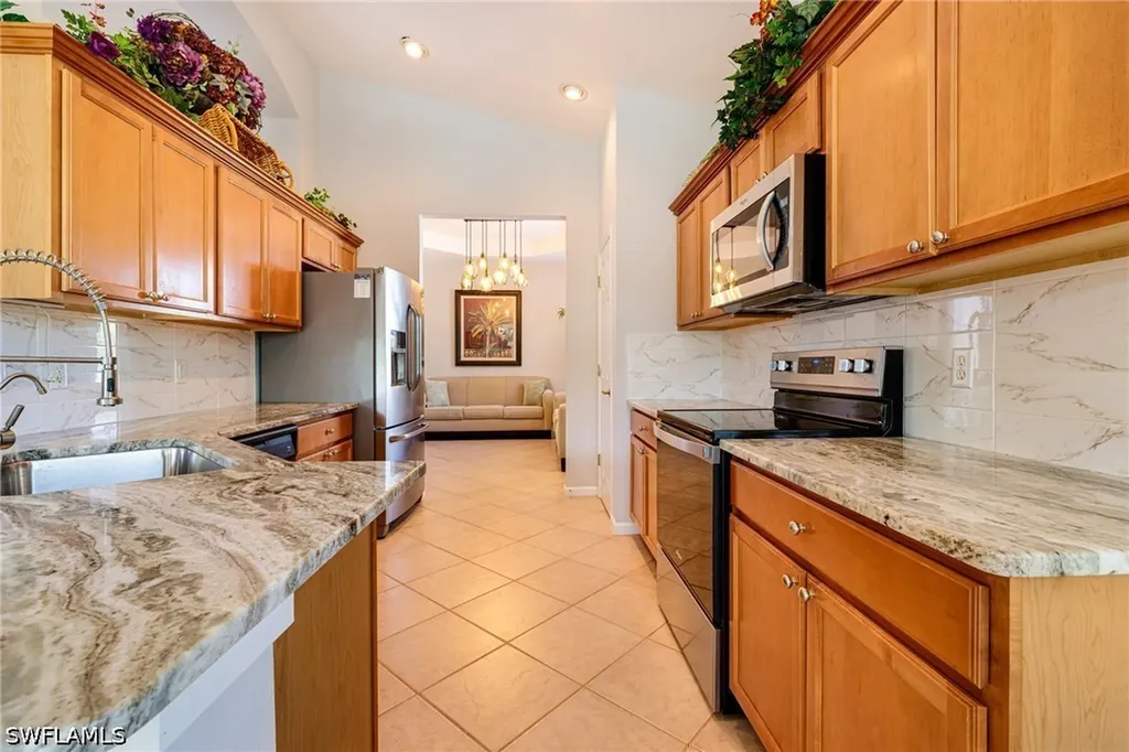19081 Ridgepoint Drive Estero FL 33928-3915