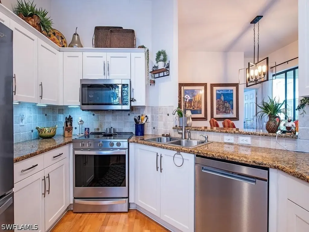 160 160 Vintage Circle Naples FL 34119