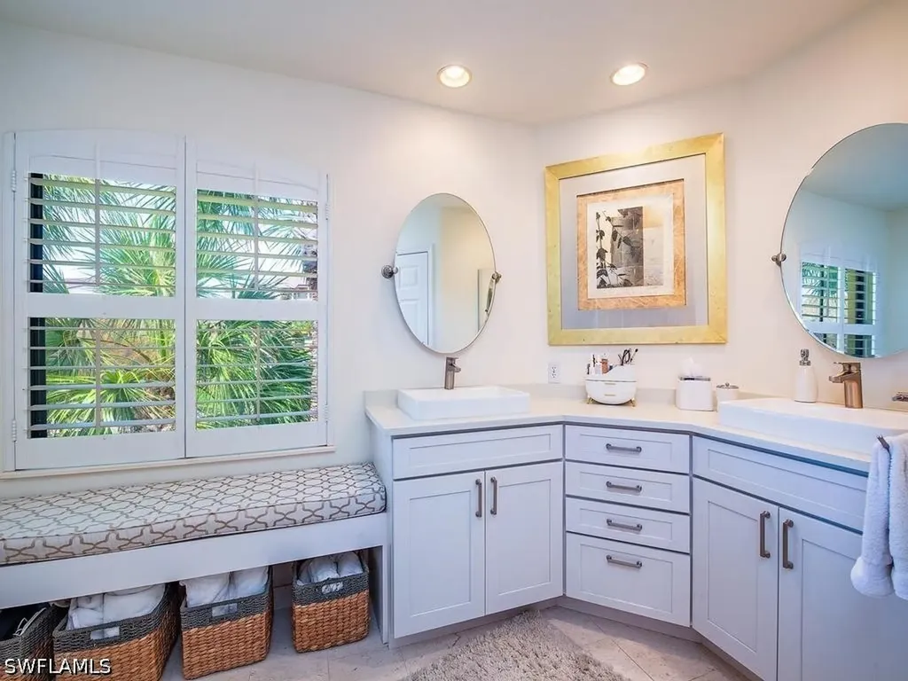 160 160 Vintage Circle Naples FL 34119