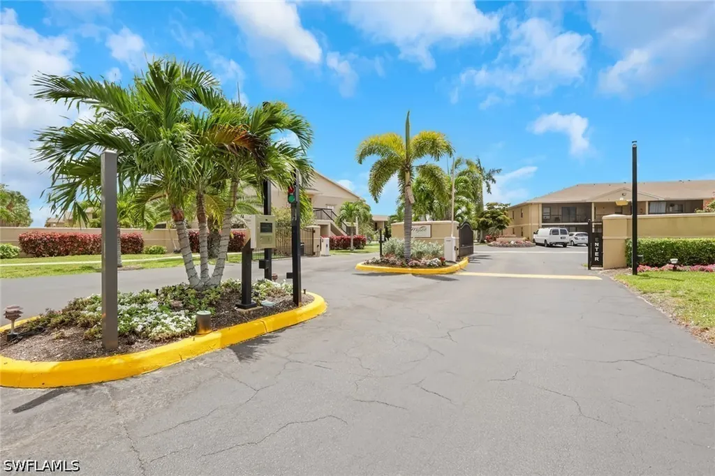 5307 Summerlin Road Fort Myers FL 33919