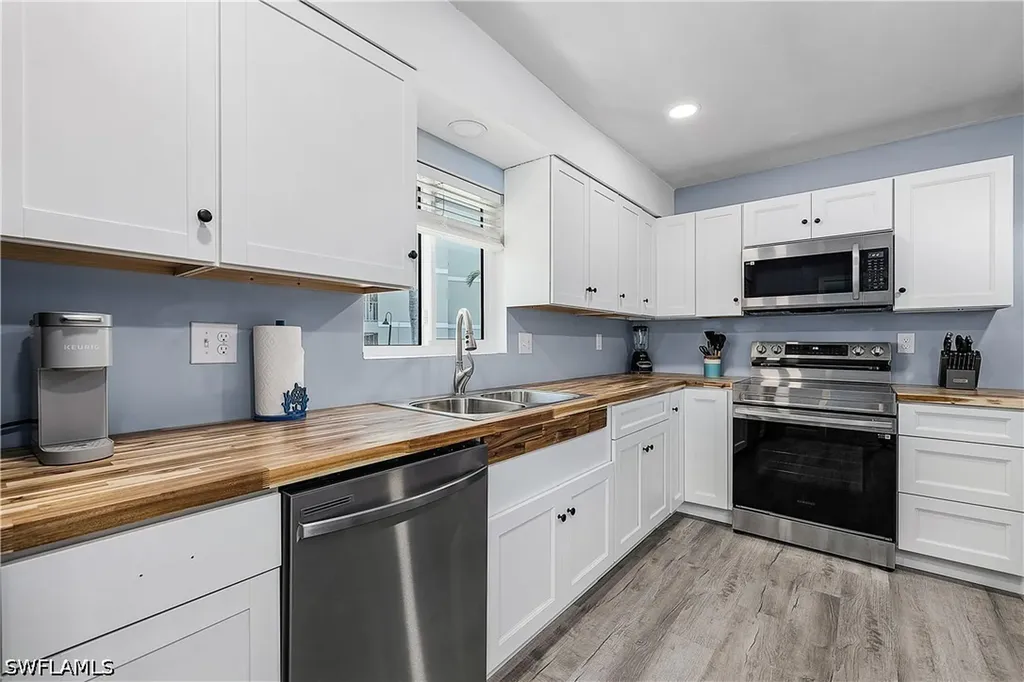 610 Donax Street Sanibel FL 33957