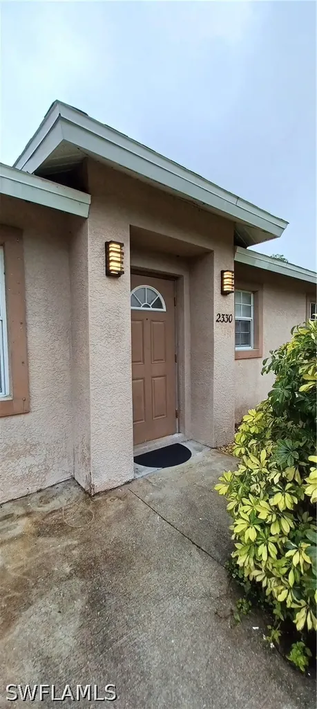 2330 Della Drive Naples FL 34117