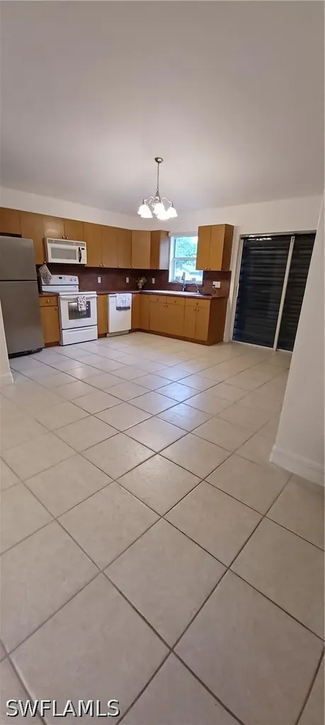 2330 Della Drive Naples FL 34117