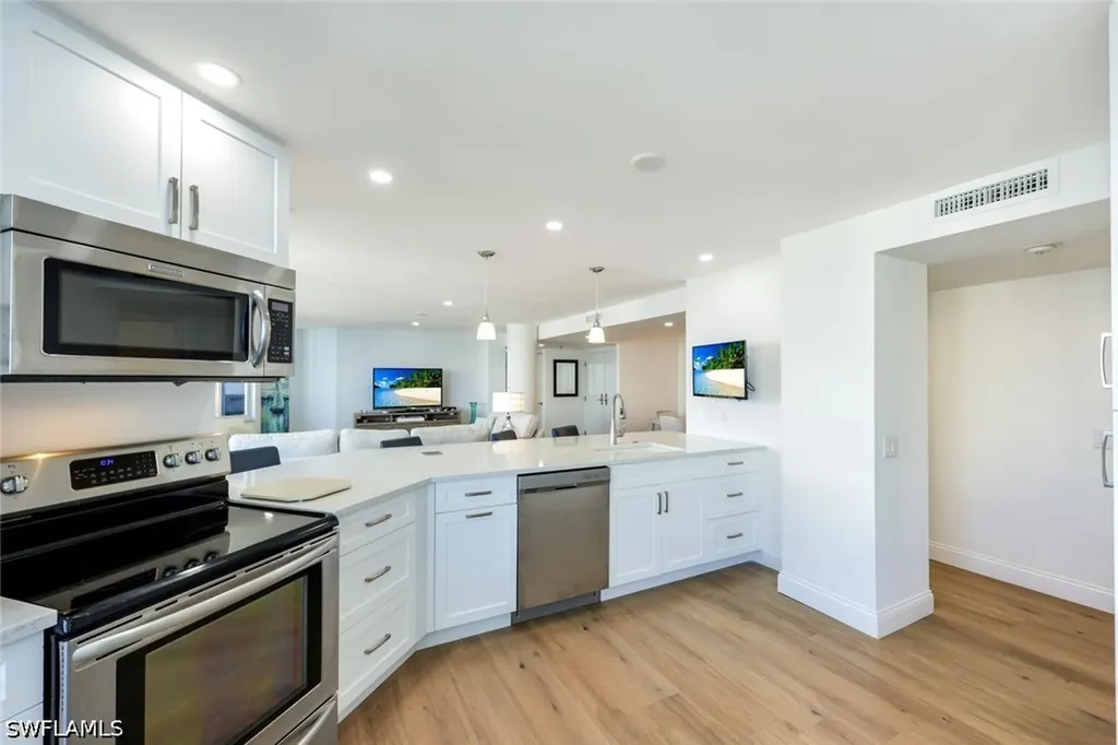 4041 Gulf Shore Boulevard N Naples FL 34103