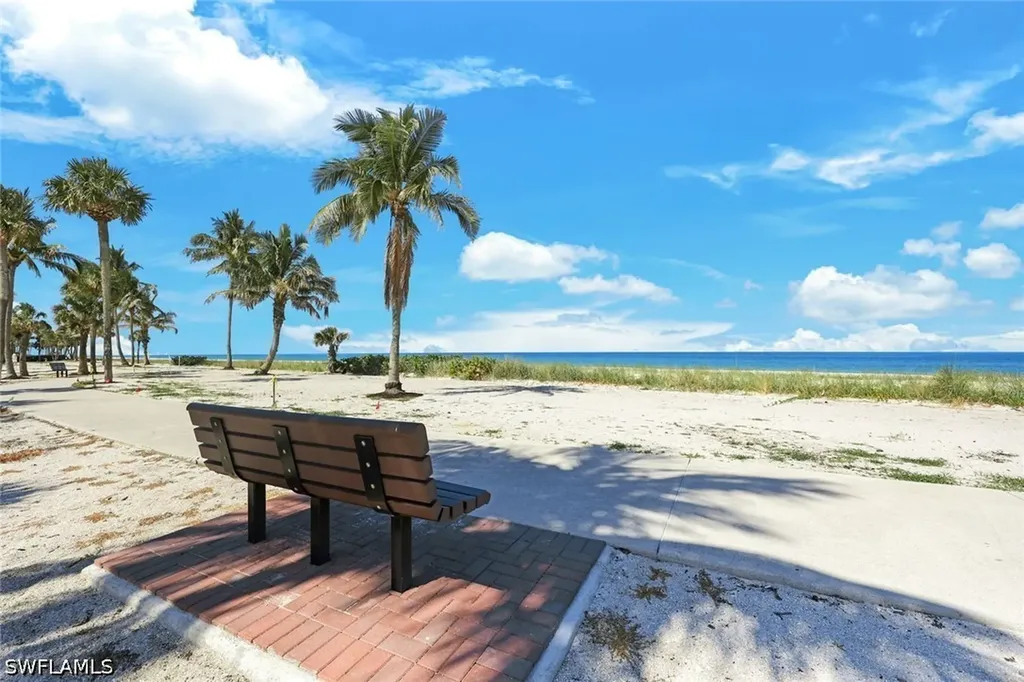 4041 Gulf Shore Boulevard N Naples FL 34103