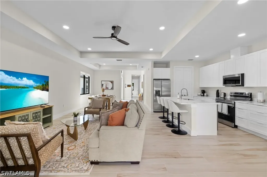 2533 Storter Avenue Naples FL 34112