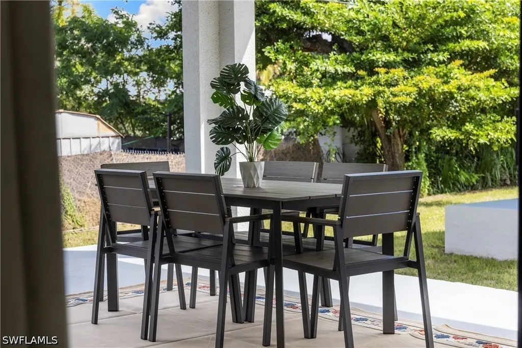 2533 Storter Avenue Naples FL 34112
