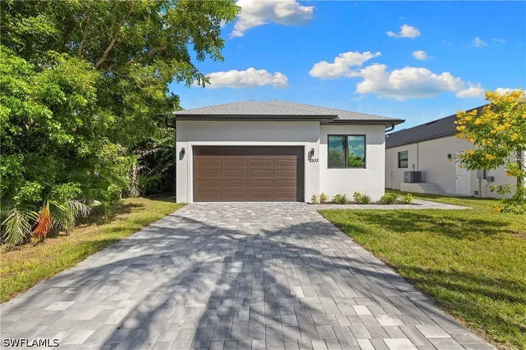 2533 Storter Avenue Naples FL 34112