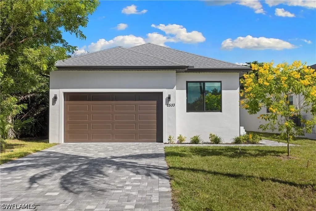 2533 Storter Avenue Naples FL 34112