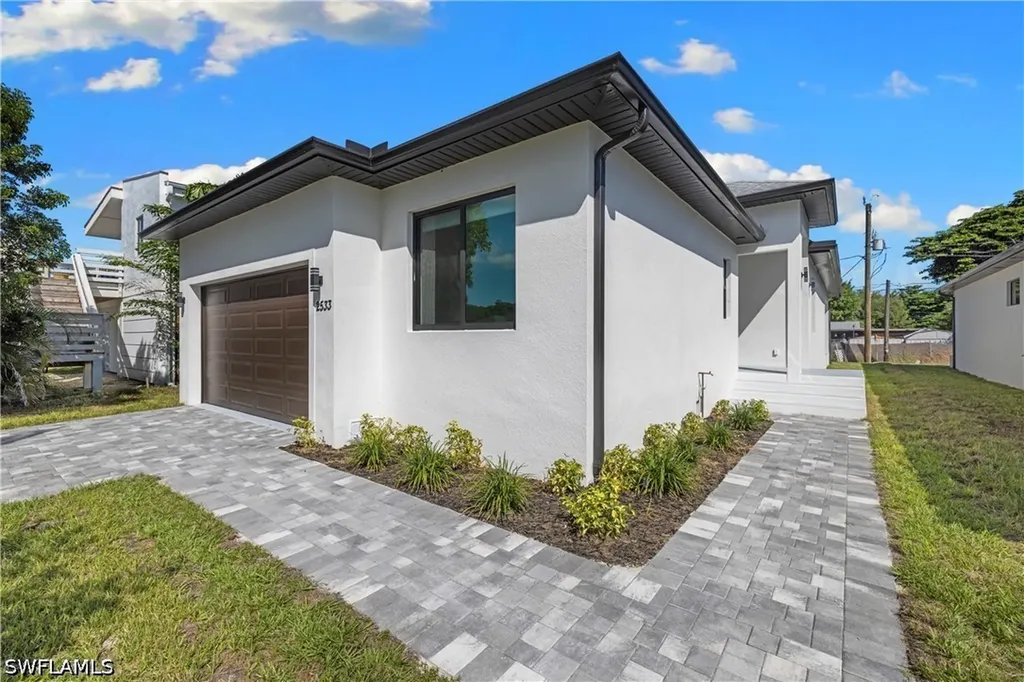 2533 Storter Avenue Naples FL 34112